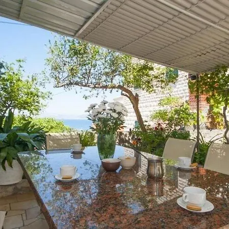 Mira -one Bedroom With Terrace And Sea View A1 Splitska