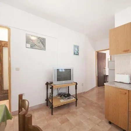 Apartment Mira -one Bedroom With Terrace And Sea View A1 Splitska
