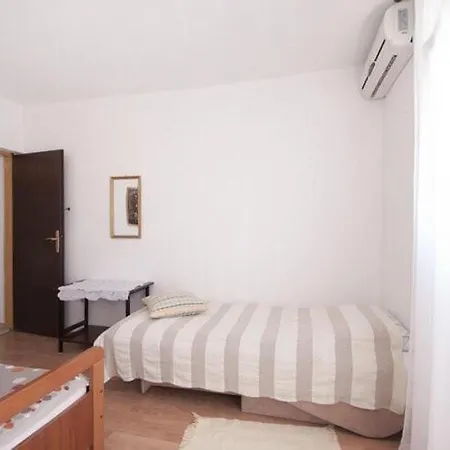 Mira -one Bedroom With Terrace And Sea View A1 Splitska
